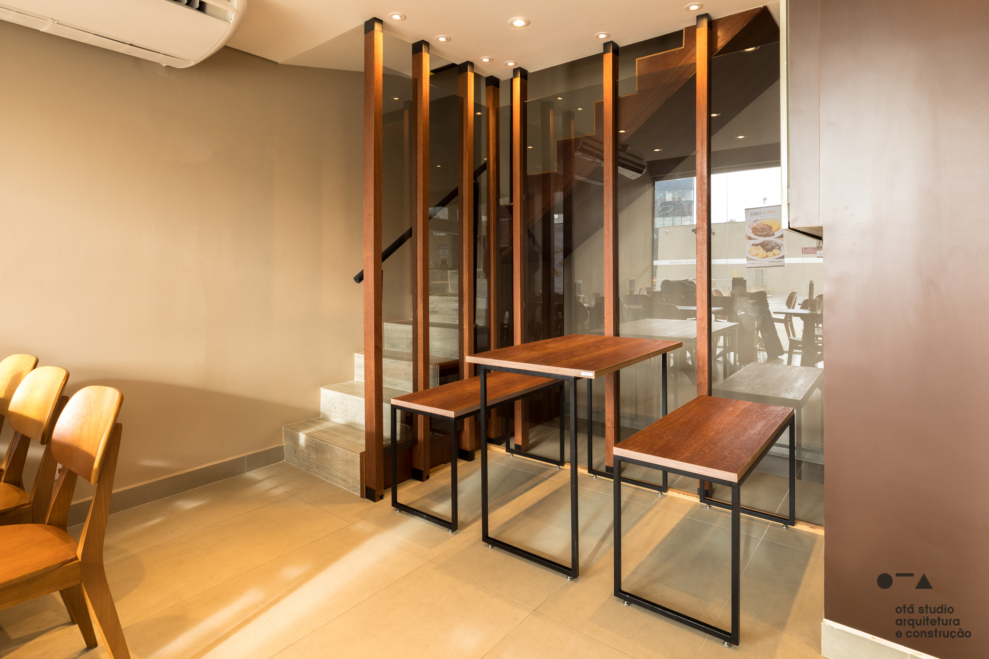 ota studio_frans café 004.jpg